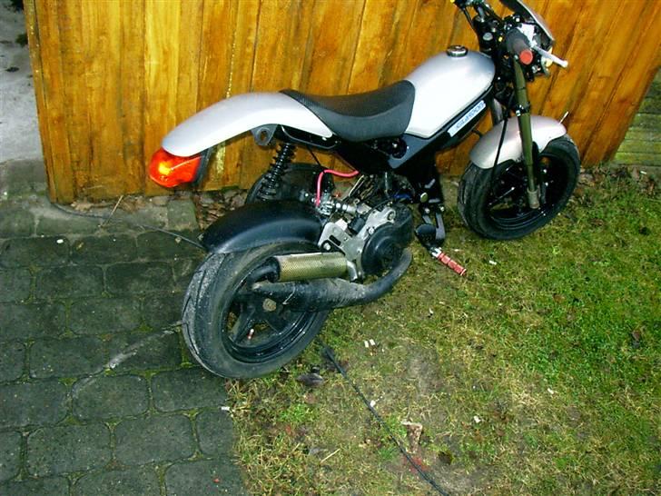 Suzuki street magic byttet jog r billede 8