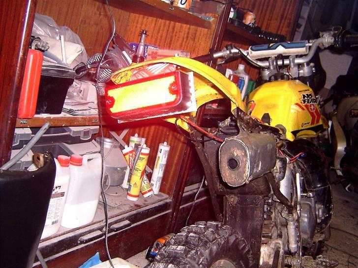 Suzuki RM 80 SOLGT Ringe - ciao baglygte :D umiddelbart den jeg syntes klædte den bedst :) billede 4