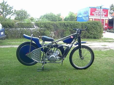 Yamaha YZ 82 cc. SOLGT - Fra siden.. billede 1