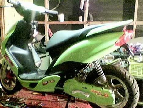 Yamaha Jog R - Her er et billede som den er nu, lige til og begynde med.... c",) billede 1