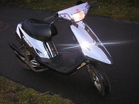 Yamaha Jog Fs ( Solgt ) - Ja sådan står den nu efter TOTALT renovering..og Gejlet lidt måske billede 2