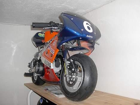 MiniBike Super sport 2 "BYTTET" - special bygget hylde... Ikke meget plads... hehe... billede 5