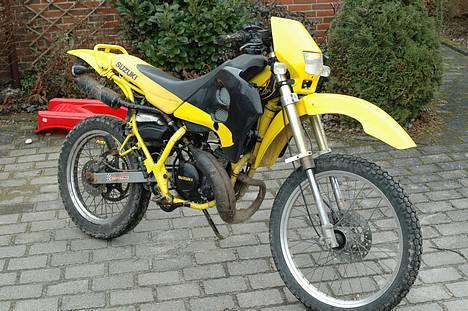 Suzuki RMX Appelsinen Før - Så er projektet igang og den er skildt ad nu! ;D billede 1