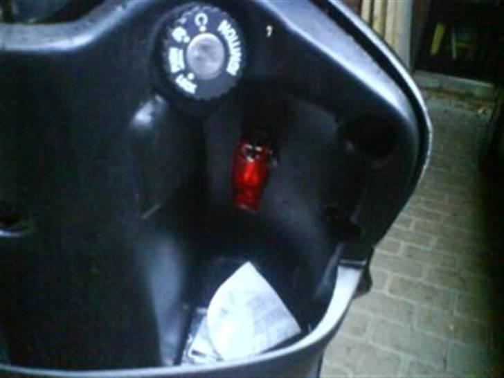 Giantco Sprint. SOLGT - knappen til ´dioder. lyser når tændt billede 16