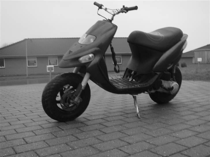 Gilera stalker [byttet] - Spotlight ser bedre ud irl :) billede 4