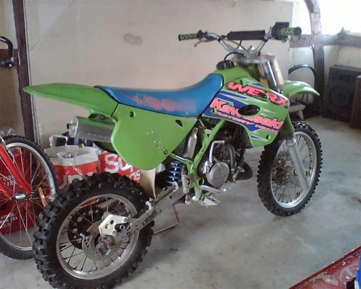 Kawasaki kx 80 lav solgt - før stelet blev malet. billede 3