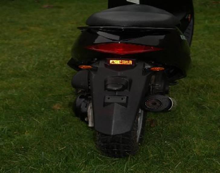 Suzuki Estilete Solgt til signe  - Bag ved billede 5