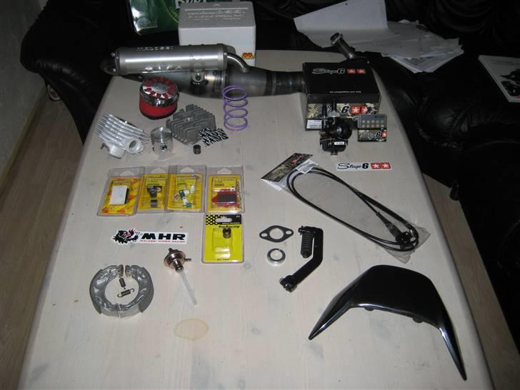 Piaggio Nrg mc3 - TIL SALG - Malossi rep. cylinder og udstødning, S6 19mm. Karbu og deverse dele til indstilling osv. billede 10
