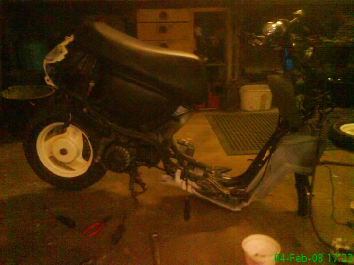 Yamaha jog space (solgt) - ved at samle den :) billede 7