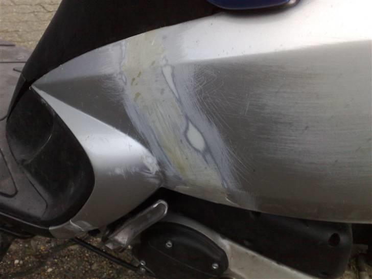 Piaggio NRG - den var knæget. men så fik den lige en omgang glasfiber. billede 10