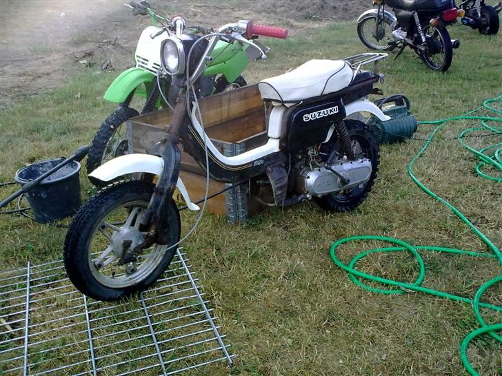 Suzuki FZ50  billede 1