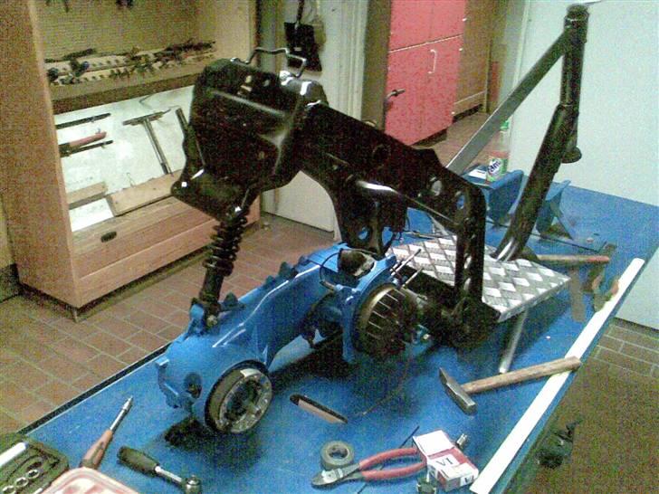 Piaggio zip Projekt 80 % - HimmielBlå & Blanksort <3 billede 2