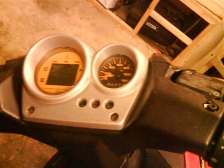 Yamaha AEROX billede 8