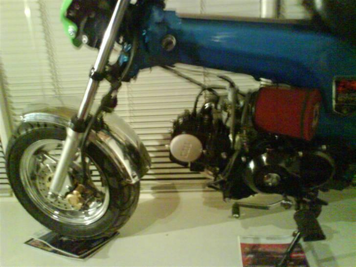 Skyteam ¤Dax¤ "  - Motor :D luftfilteret bliver skiftet ud med et k&n filter xD sådan som den ser ud nu :)  billede 15