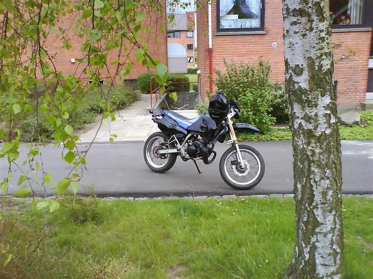 Suzuki smx stjålet - da den næsten var helt færdig gjort i stand billede 1