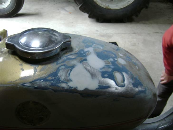 Puch VZ50 PROJEKT - Tankens buler udspartles billede 2