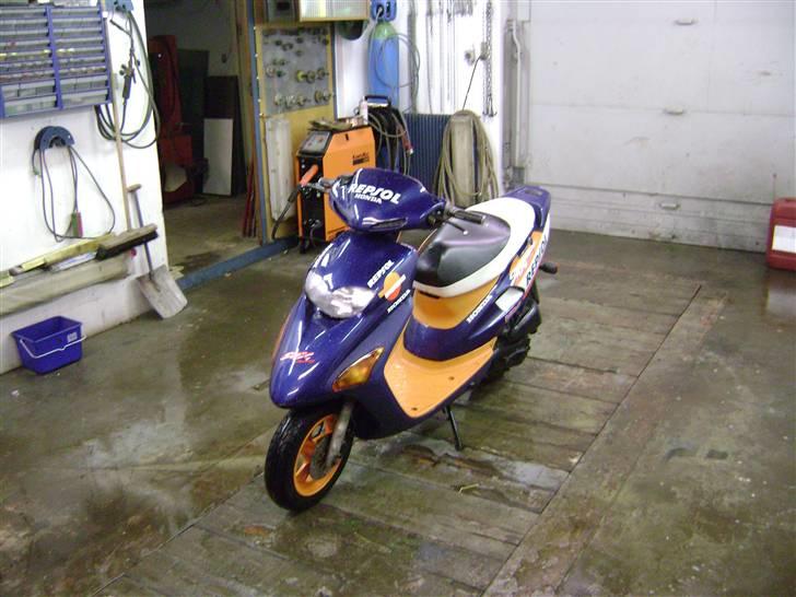 Honda sfx repsol     Før billede 4