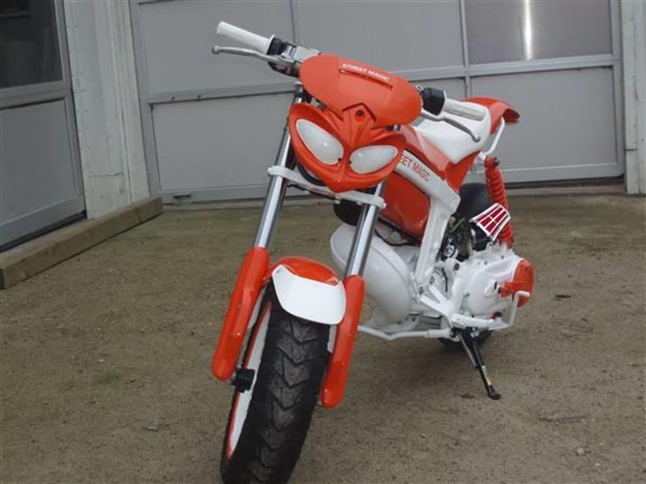 Suzuki Street Magic (SOLGT) billede 2