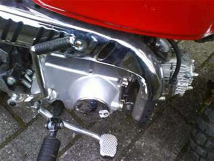 Skyteam Gorilla solgt billede 4