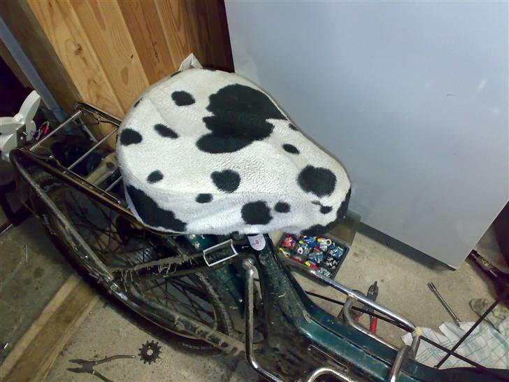 Puch maxi-drikker  - kørte en ko ned og besluttede at lave et sæde af den :D billede 11