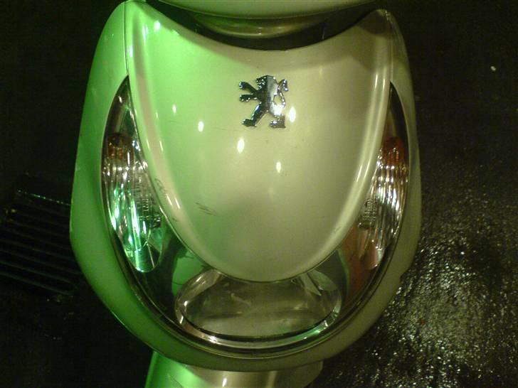 Peugeot Looxor "MISSUNDAZTOOD" - Fronten. har et par ridser efter min kæreste sku til tanken:( billede 19
