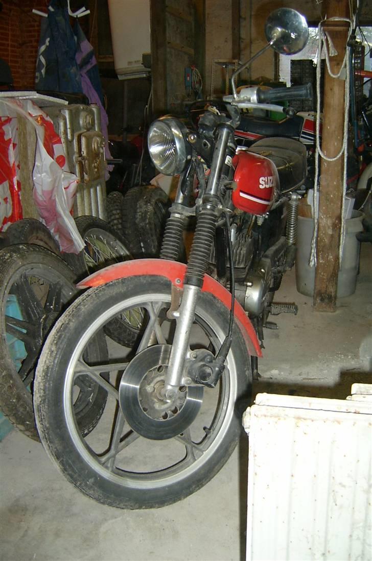 Suzuki GT-50K - Kabeltrukket skivebremse som på K-50´eren. billede 2