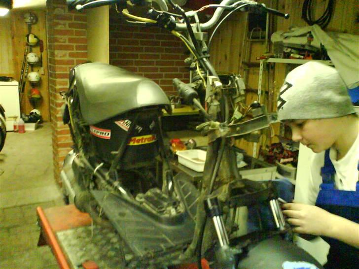 Suzuki ap smidt ud :) - Lykke der arbejder godt (ikk mig) billede 1