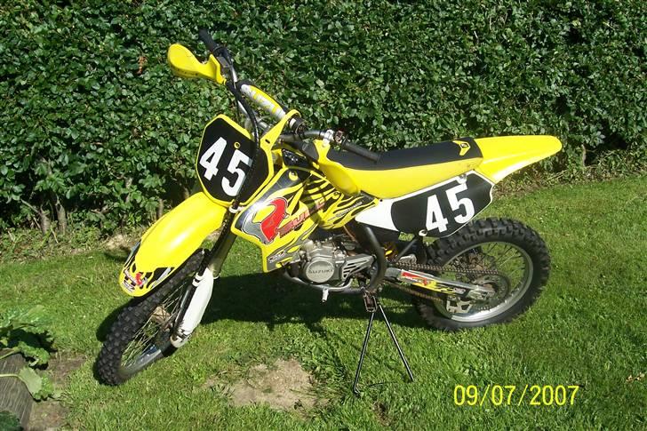 Suzuki Rm 85 (solgt) billede 1