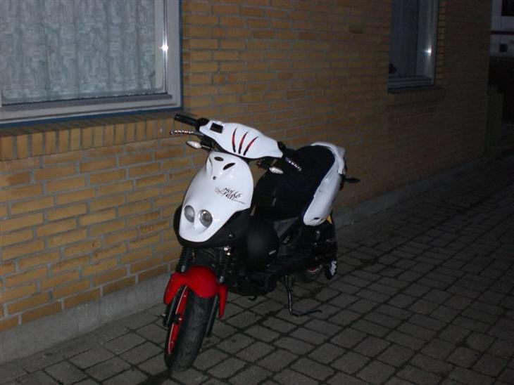 {{currentPhoto.altText}} billede {{currentPhoto.number}}