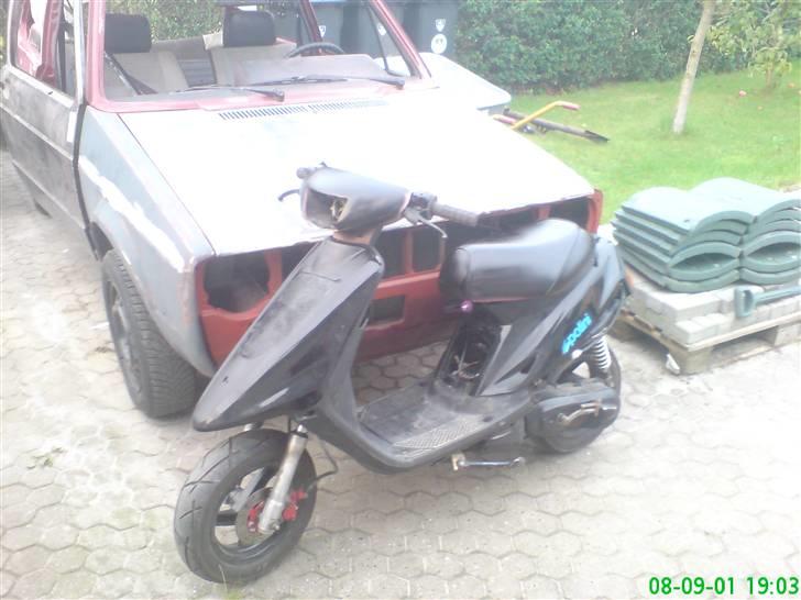 Yamaha Jog FS - Solgt! - Den er stadig langt fra færdig ;P billede 1