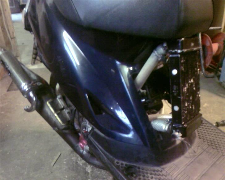 Yamaha Jog Fs Lc  - Her er køleren sat på... (std skjolde pga skulle lige skynde mig og sætte nogen på)  billede 10