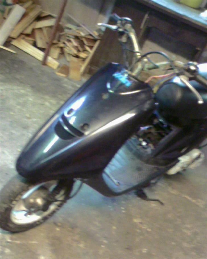 Yamaha Jog Fs Lc  - Der er ikke blinklyshus på det her billede men det kommer, (Det er de std skjolde pga skulle lige hurtigt tage nogle billeder. billede 13