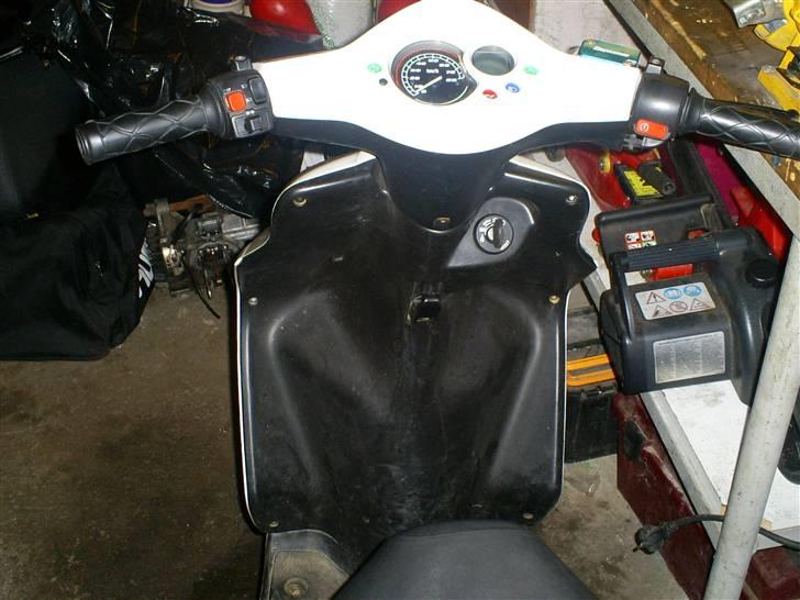 Yamaha jog R billede 6