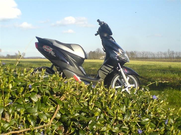 Yamaha Jog R -Solgt-! - Sneg mig lige ind på den, mens den var ved at ta´ sol ;P billede 14