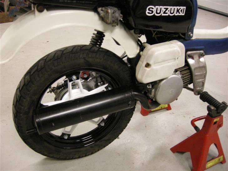 Suzuki Fz 50 . FØR! se færdig! - Nyt. med malet fælg og pudset motor.  billede 9