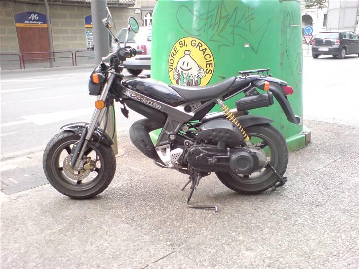 Suzuki Street Magic - En fuldstændig standdardt street som stod på et hjørne i barcelona :D billede 9
