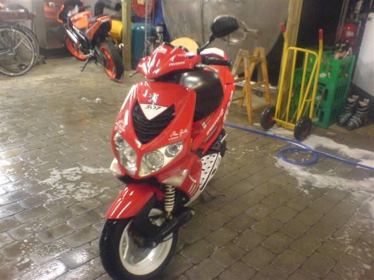 Peugeot speedfight 2 - undskyld den dårlige billde kvalitet bedre billeder kommer når vejret er til det..:D billede 2