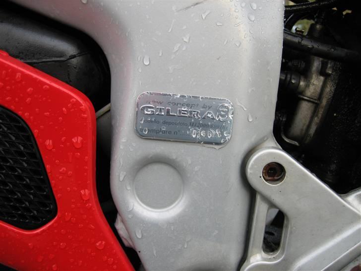 Gilera DNA LC DD - Kiggede sgu lidt da jeg vaskede den første gang og så at det der beskyttelses plastik ikke engang var pillet af endnu :D billede 14