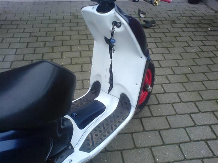 Aprilia rally AC beændt ned billede 8