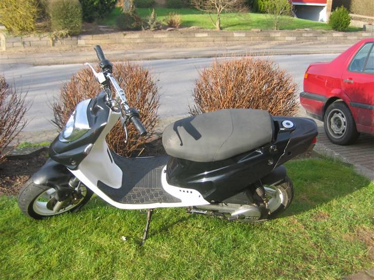 PGO hot 50 TOTAL SKADET  billede 1