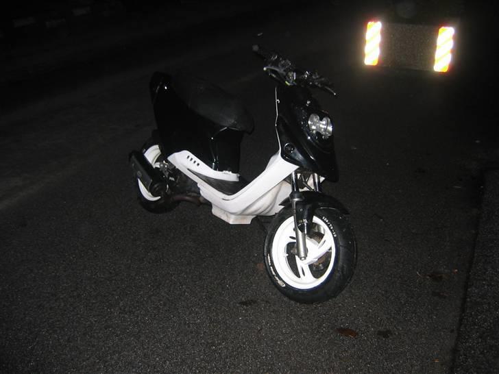 PGO hot 50 TOTAL SKADET  billede 2