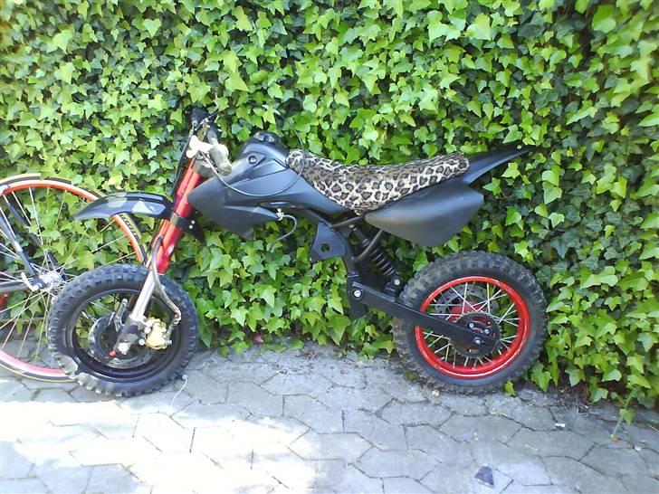 CPI sm solgt i dele og skotte - en dag hvor min kammerat og jeg kede os havede vi bare lyst til at male lidt  billede 18