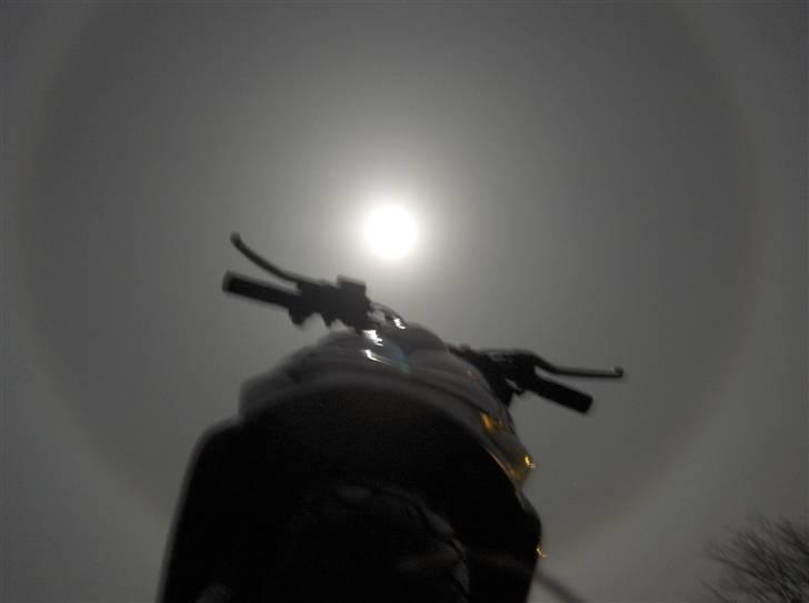 Gilera Stalker solgt - Taget ca. kl. 21.15 - 21/01-08 - sådan så månen ud, og det er ikke en fejl på kameraet billede 11