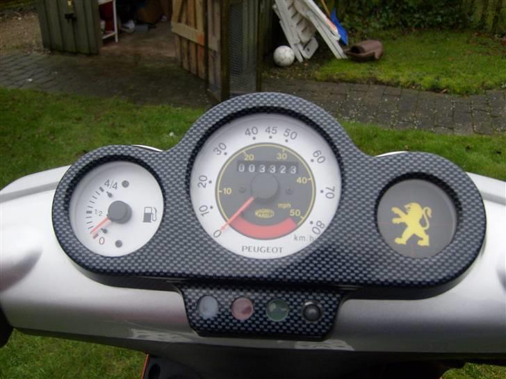 Peugeot Speedfight 2 Solgt - Carbon speedometer. Det er ren lir :D billede 4