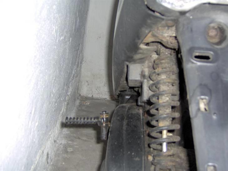 Yamaha jog fs "stjålet" - støddæmper ser træt ud men virker da... billede 7