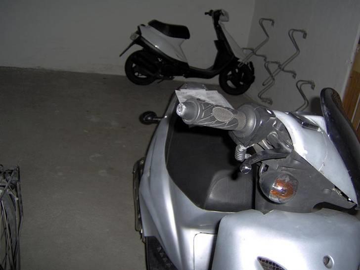 Yamaha jog fs "stjålet" - lige min cpi i forgrunden.... billede 11