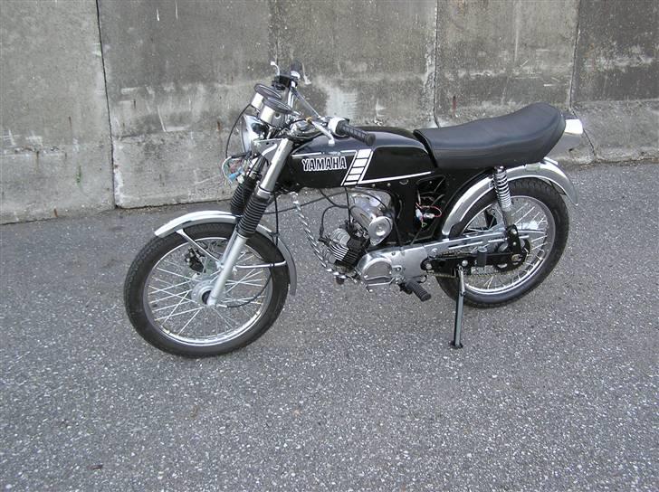 Yamaha FS-1 - midlertidig tank - Mangler fuldkåben og bagkåben og stjernefælgene. billede 1