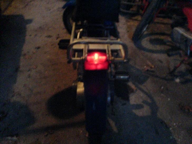 Vespa Piaggio SI- TIL SALG - Det gør baglygten minsanden ogs ! :p billede 8