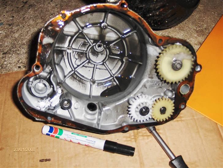 Aprilia RS50. Byttet til Ditech - Mit koblingsdæksel set indeni billede 13