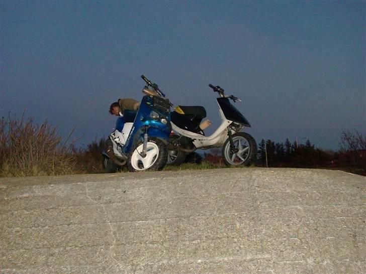 Yamaha jog as sr 50 sd  - jah godt strandtur med 5 grader`s varme :P men flot solned gang  billede 8